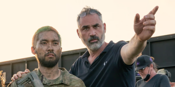 Alex Garland revela que nunca quis ser diretor e fala sobre sua experiência com Guerra Civil e Ex Machina.